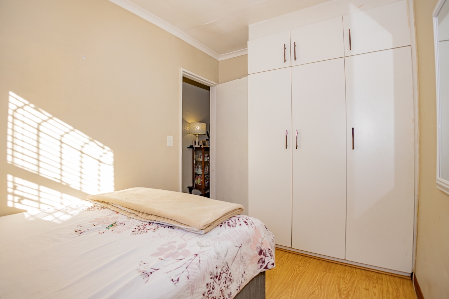 2 Bedroom Property for Sale in Oakglen Western Cape